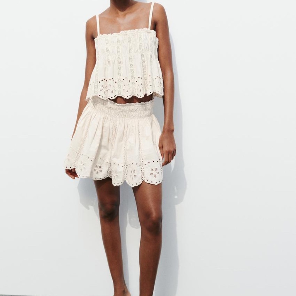 famous ZARA ecru embroidered shorts small